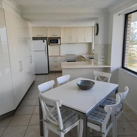 Burgess @ Kings Beach Apartments Калундра Екстериор снимка
