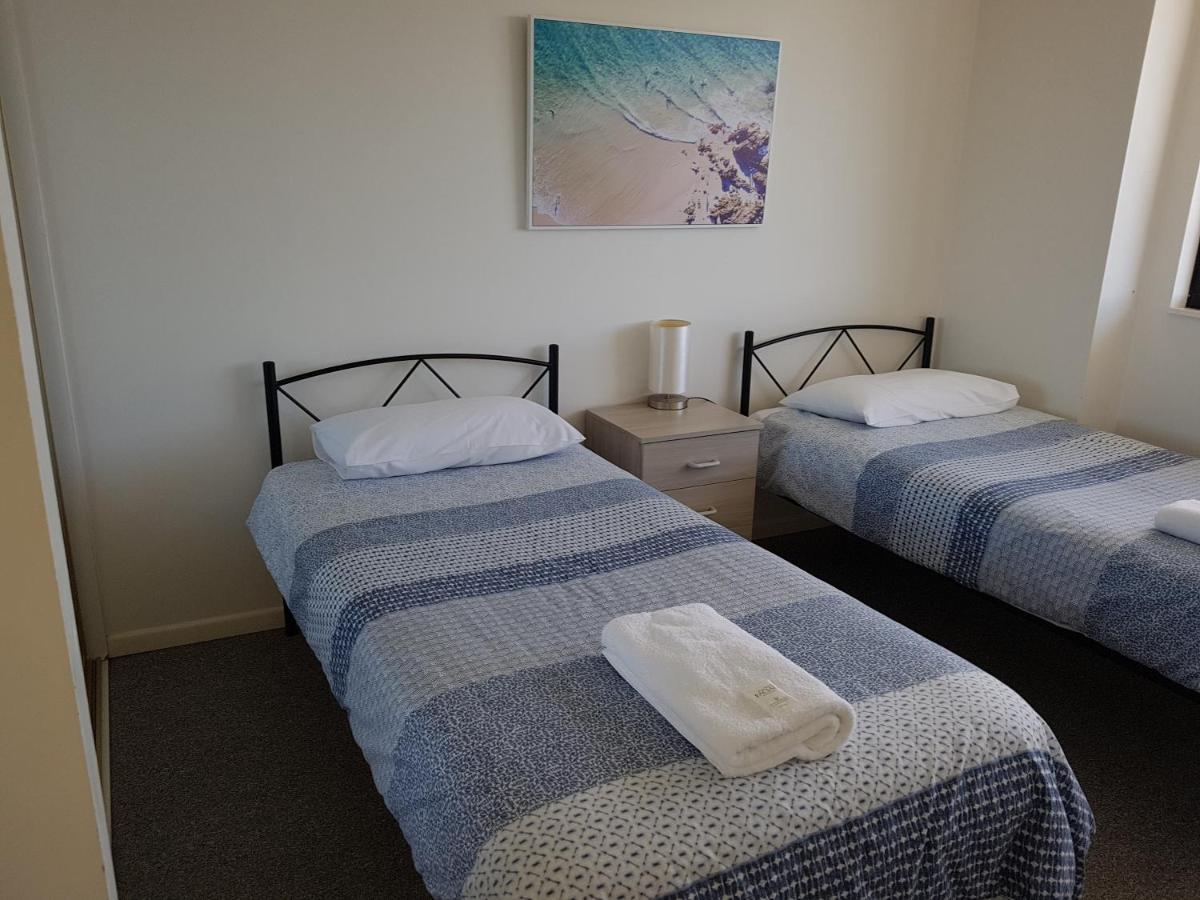 Burgess @ Kings Beach Apartments Калундра Екстериор снимка